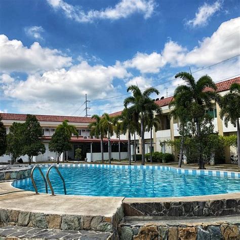 THE 5 BEST Hotels in Bacolor of 2023 (from S$17) .